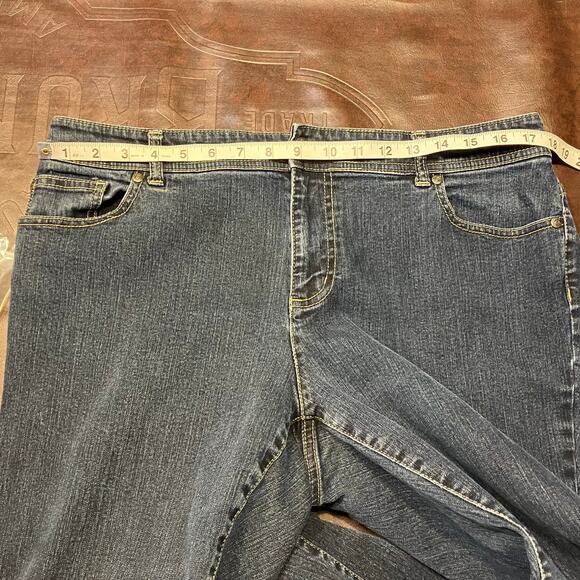 Chico's 2.5 Short Womens Straight Leg Medium Wash Jeans Size 14P Classic‎ Denim - Picture 16 of 16